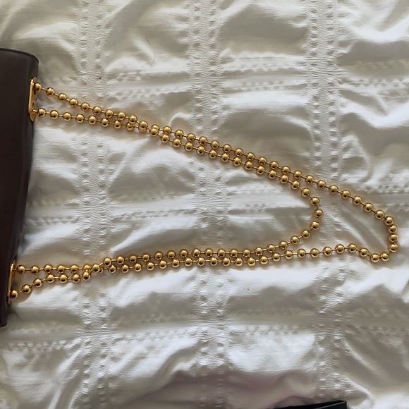 Gianfranco Ferré leather purse with gold chain. - Picture 4 of 5